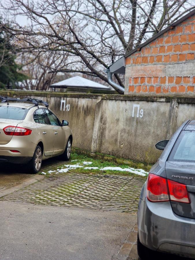 Appartamento Quiet Center Sremska Mitrovica Esterno foto