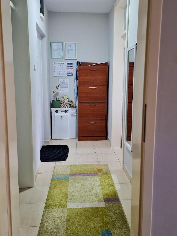Appartamento Quiet Center Sremska Mitrovica Esterno foto